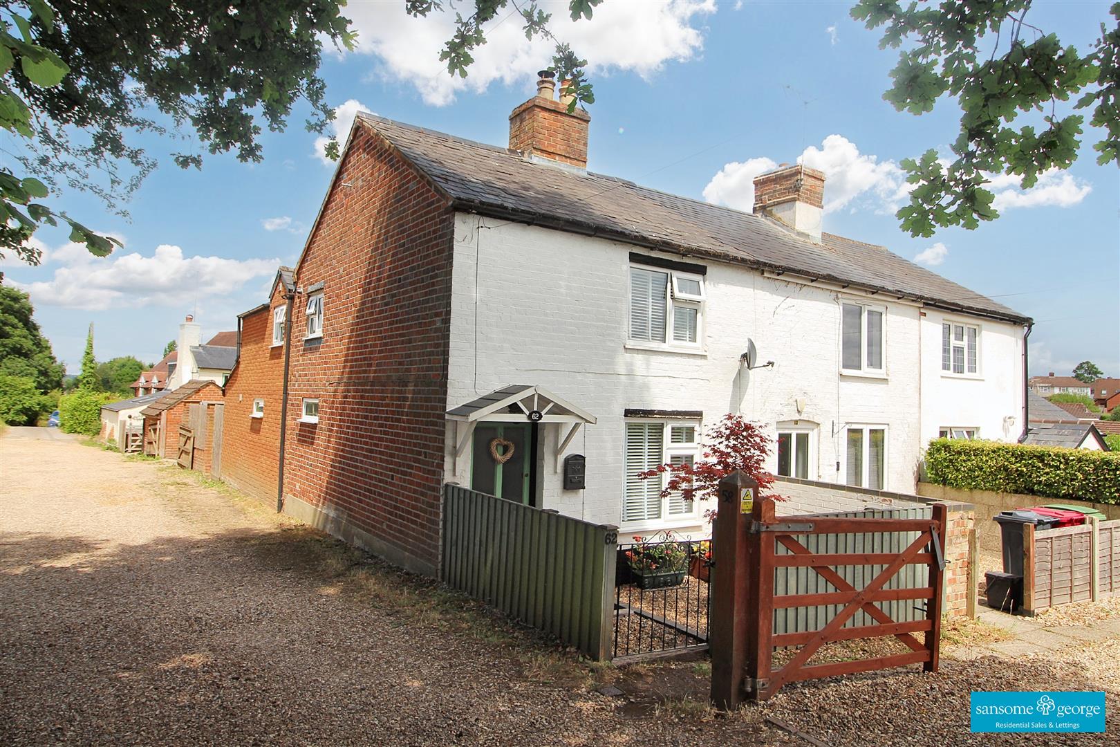 3 bed property in Chapel Hill, Reading